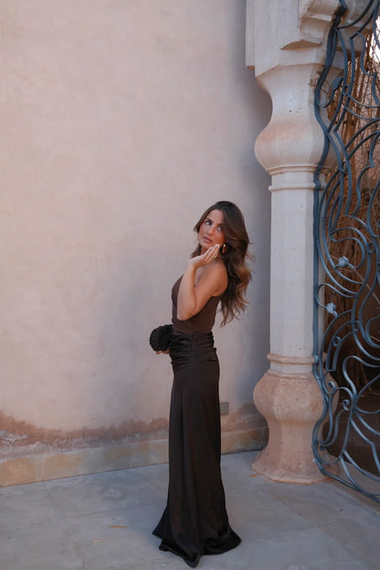 ALMIRA | Vestido Liso de Satén con Hombro Descubierto