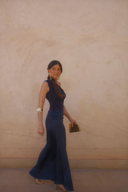 ALMIRA | Vestido Liso de Satén con Hombro Descubierto