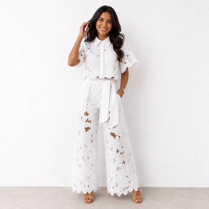NICOLE | Conjunto 2 Piezas Blusa Bordada de Encaje y Pantalón Calado