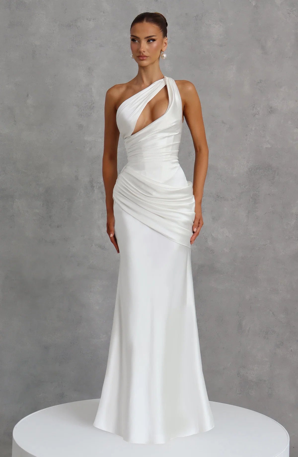 EMINA | Vestido maxi de diseño lacado