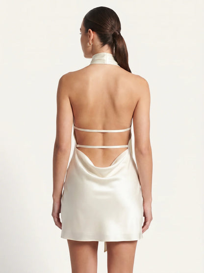BIANCO | Vestido Satinado de Espalda Descubierta y Cuello Halter
