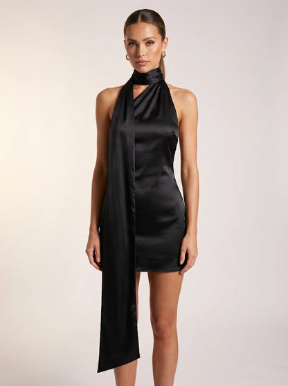 BIANCO | Vestido Satinado de Espalda Descubierta y Cuello Halter