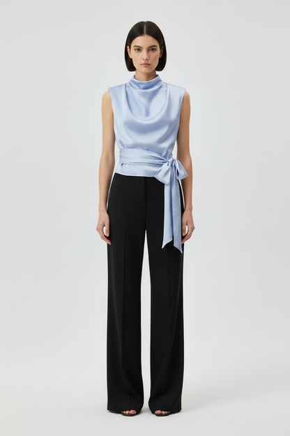 RENZA | Blusa con Textura Satinada y Lazo Largo Cruzado