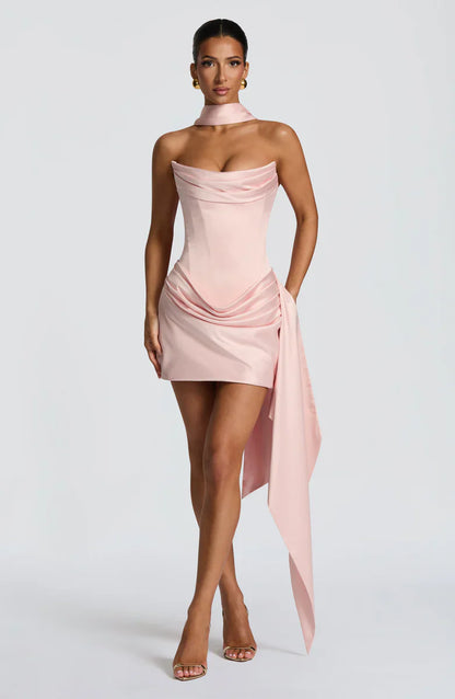 MONA | Vestido mini con silueta pulida