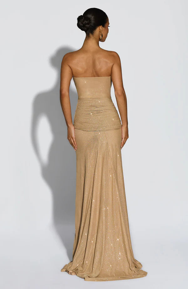 PAULA | Vestido largo elegante con hombros descubiertos