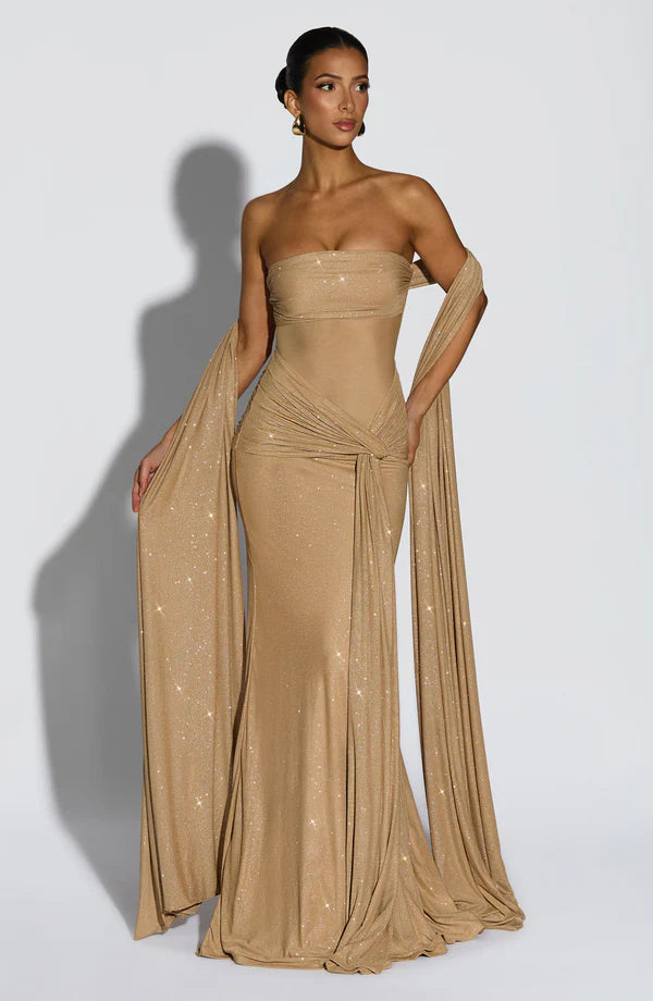 PAULA | Vestido largo elegante con hombros descubiertos